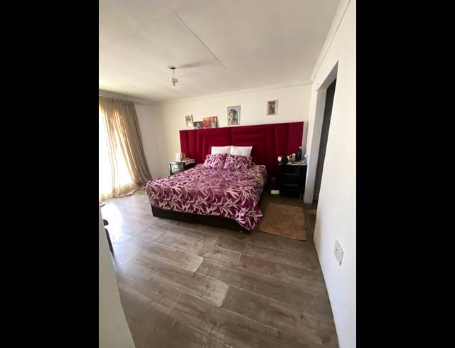 8 BEDROOM HOUSE FOR SALE IN BEDWORTH PARK